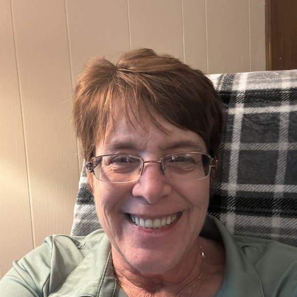 Meet your Posher, Cheryl - Picture 3 of 4